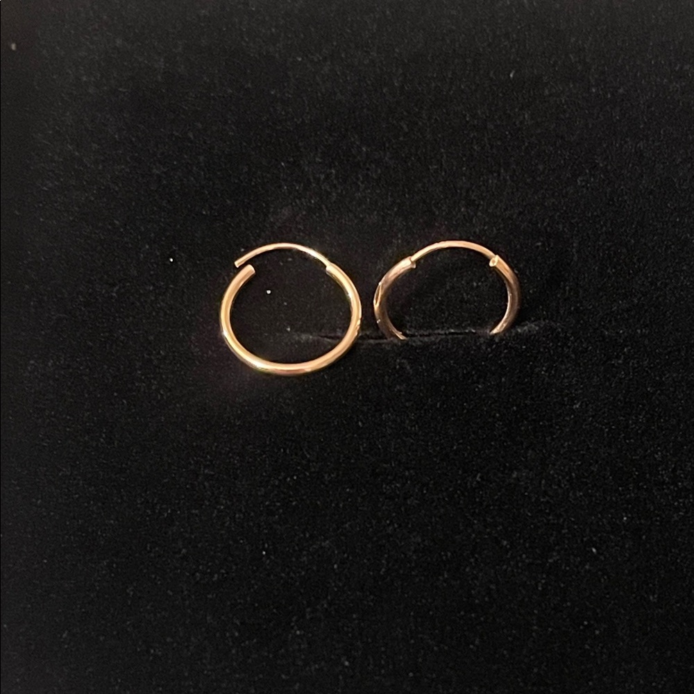 Elegant 14kt Rose Gold Hoop Earrings